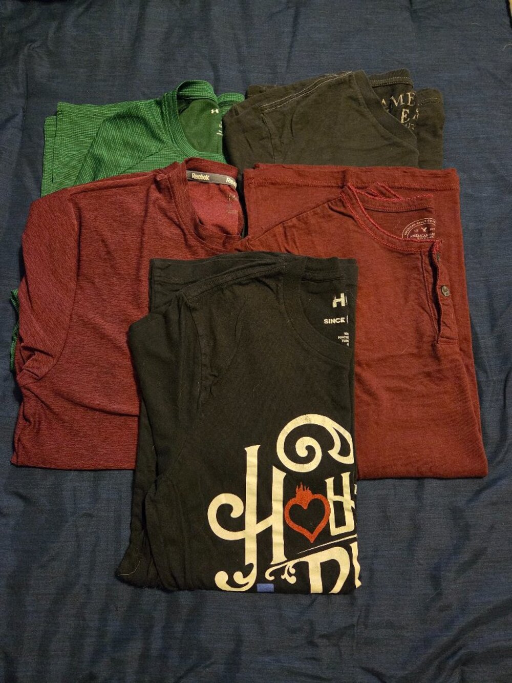 Lot of 5 Tee's